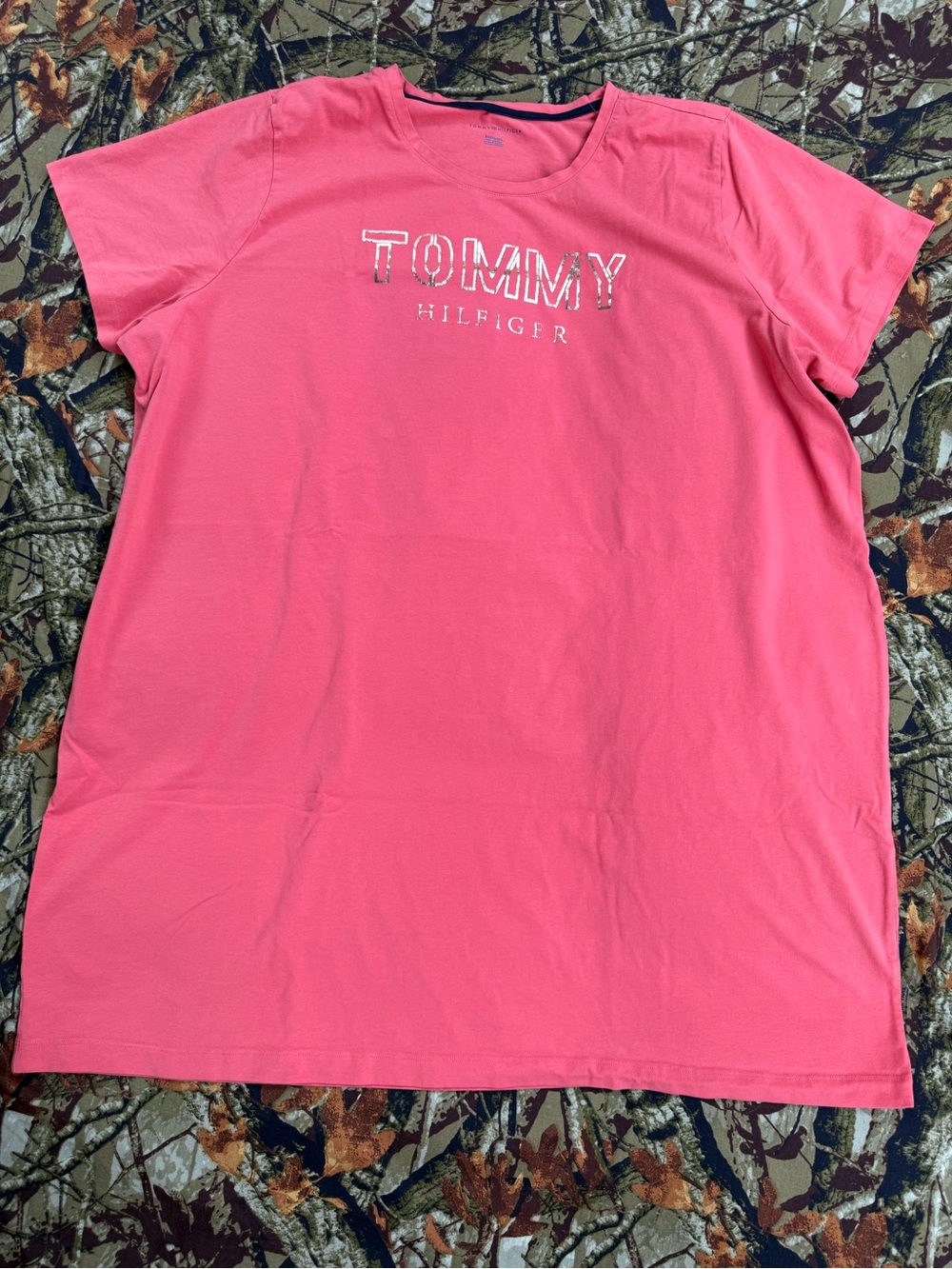 Tommy Hilfiger Plus Size 3X Pink Metallic Foil Logo Crewneck T-Shirt
